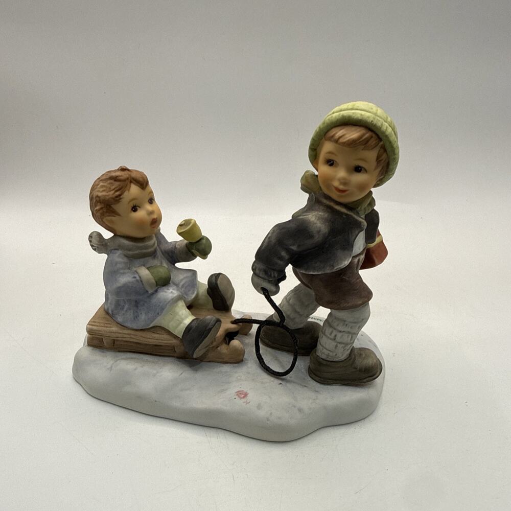 Goebel Berta Hummel Jingle All the Way BH 309 2005 Christmas Figurine 4.25” *